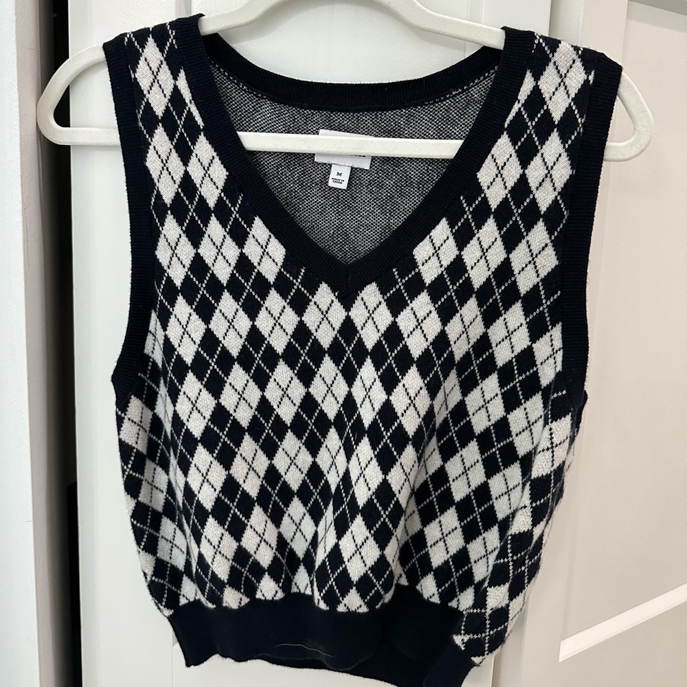 Aritzia Black and White Argyle Knit Vest